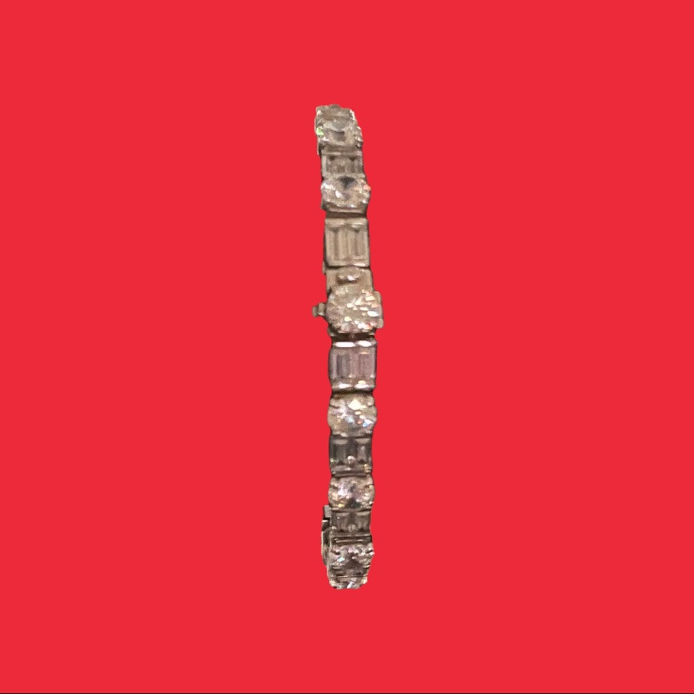 Cubic zirconia round and square stone tennis bracelet SZ 7.5”
